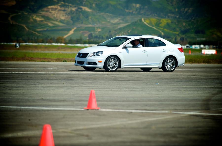  Suzuki Kizashi Sport 2011 года  (фото 41 из 63)